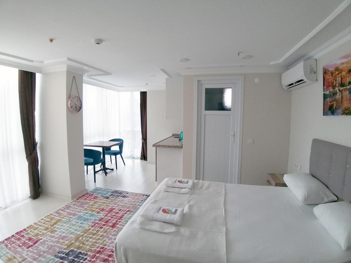 Golden Fish Hotel Батумі Екстер'єр фото